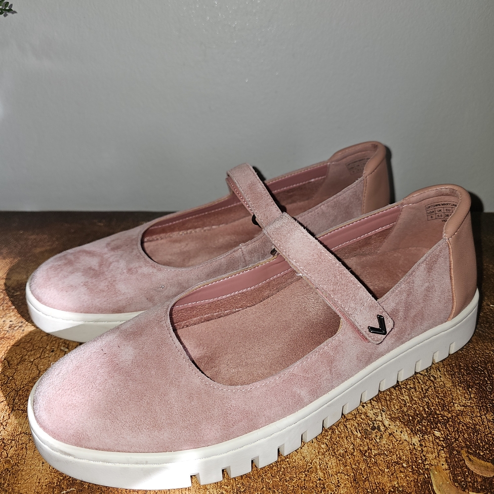 Vionic Dusty Pink Suede Mary Jane Flats with White Lug Sole